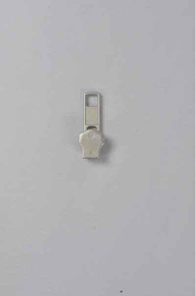 ZIP095  灰瀝牙金屬拉鏈頭 側面照